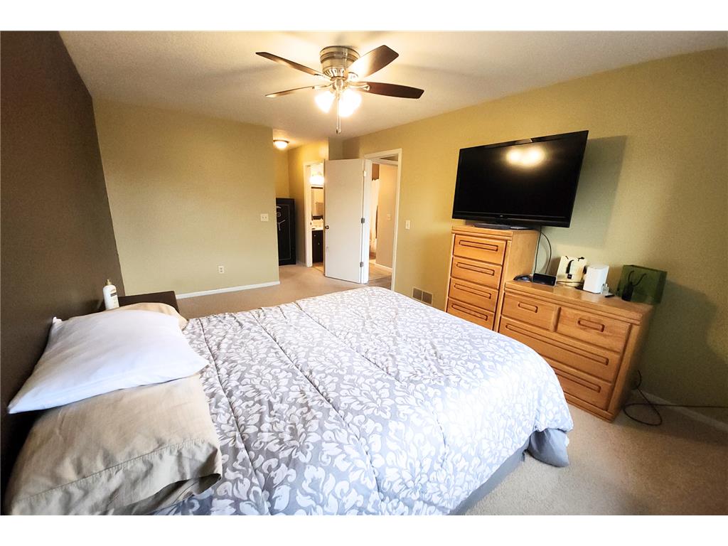 4418 Clover Lane #B Eagan MN 55122 7045173 image17