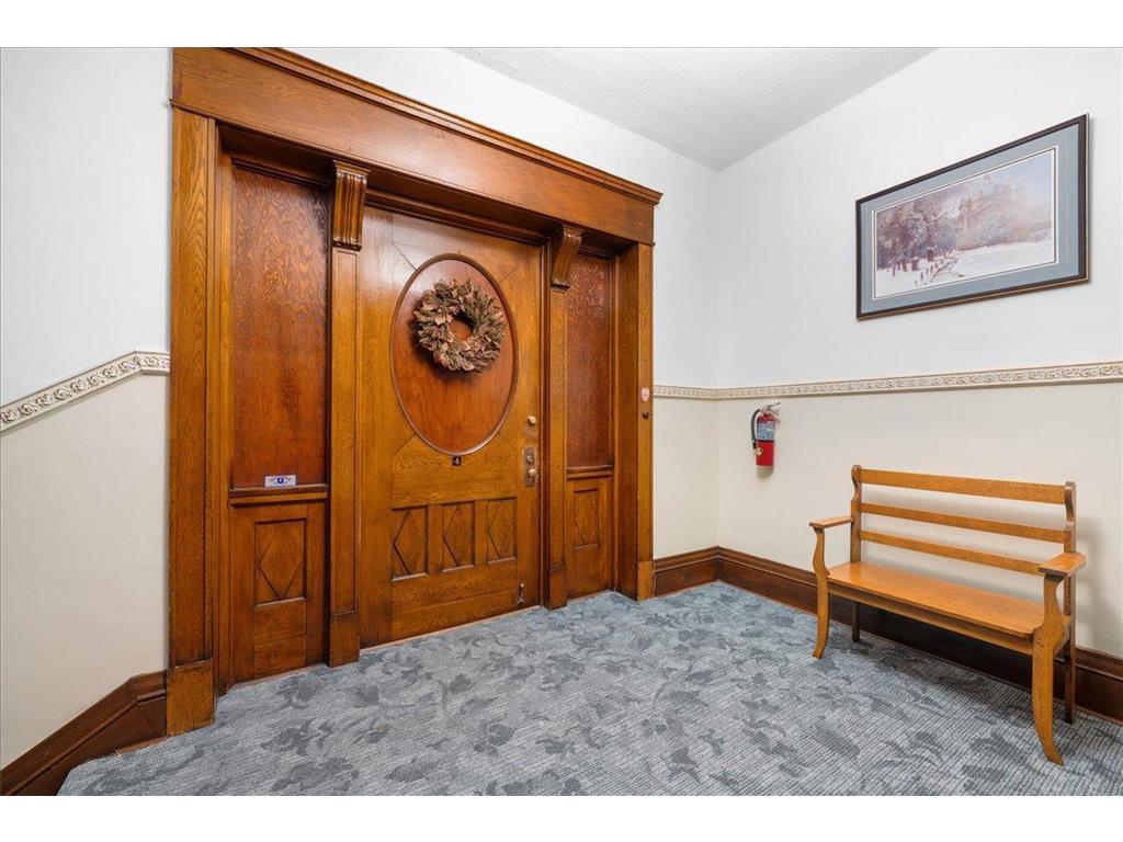 442 Summit Avenue #4 Saint Paul MN 55102 6807911 image5