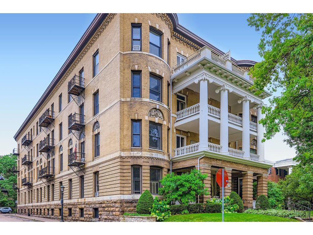 442 Summit Avenue #6 Saint Paul MN 55102 6648075 image1