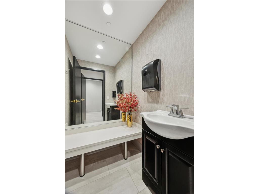 4420 Valley View Road Edina MN 55424 7007180 image27