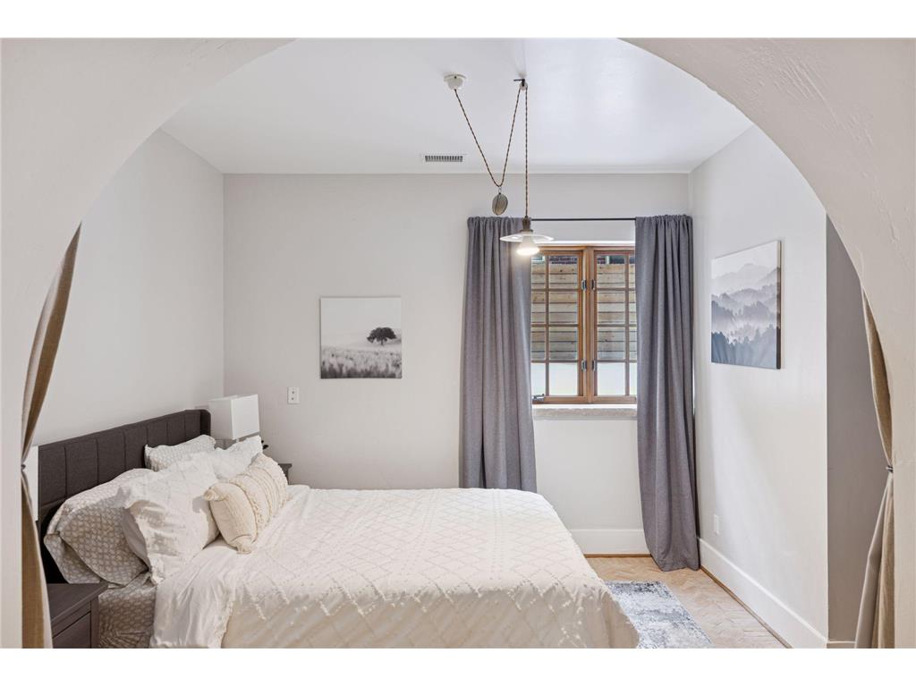 4422 Thomas Avenue S Minneapolis MN 55410 6817986 image35