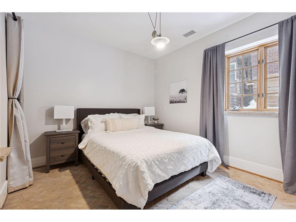 4422 Thomas Avenue S Minneapolis MN 55410 6817986 image36