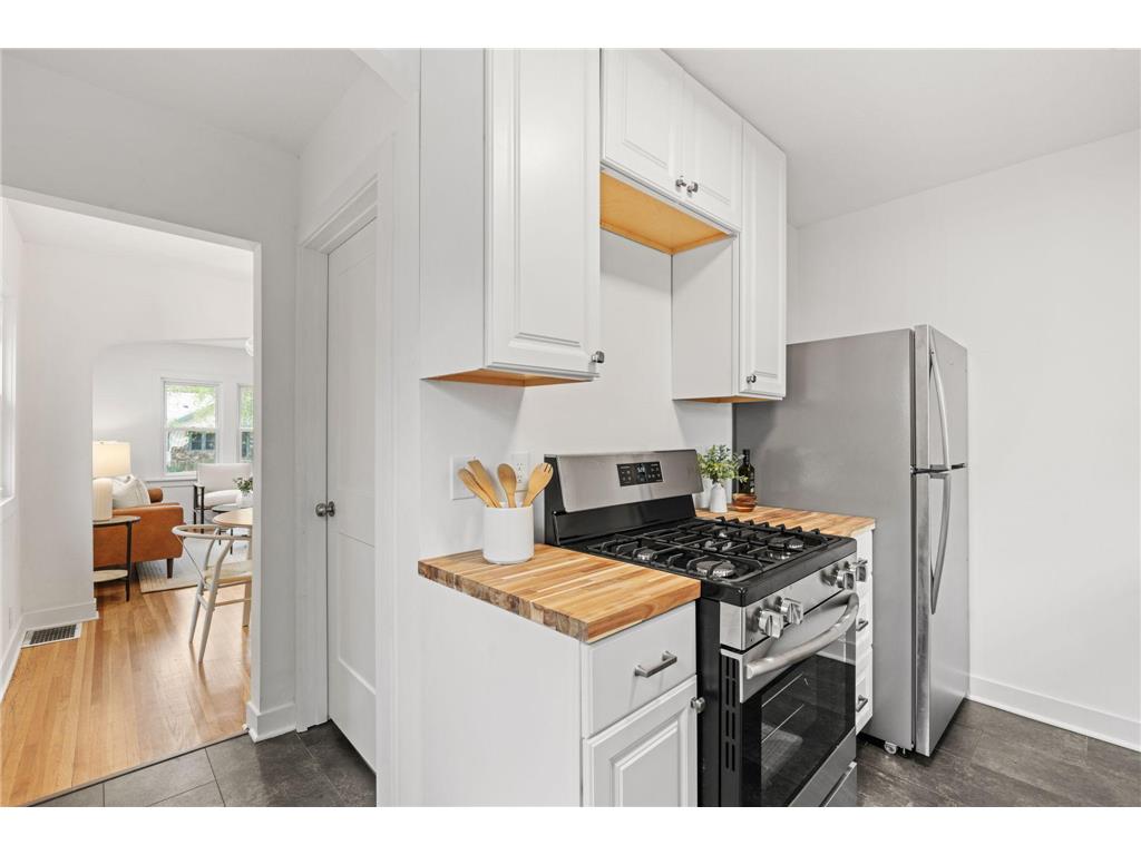 4424 Russell Avenue N Minneapolis MN 55412 7073969 image10
