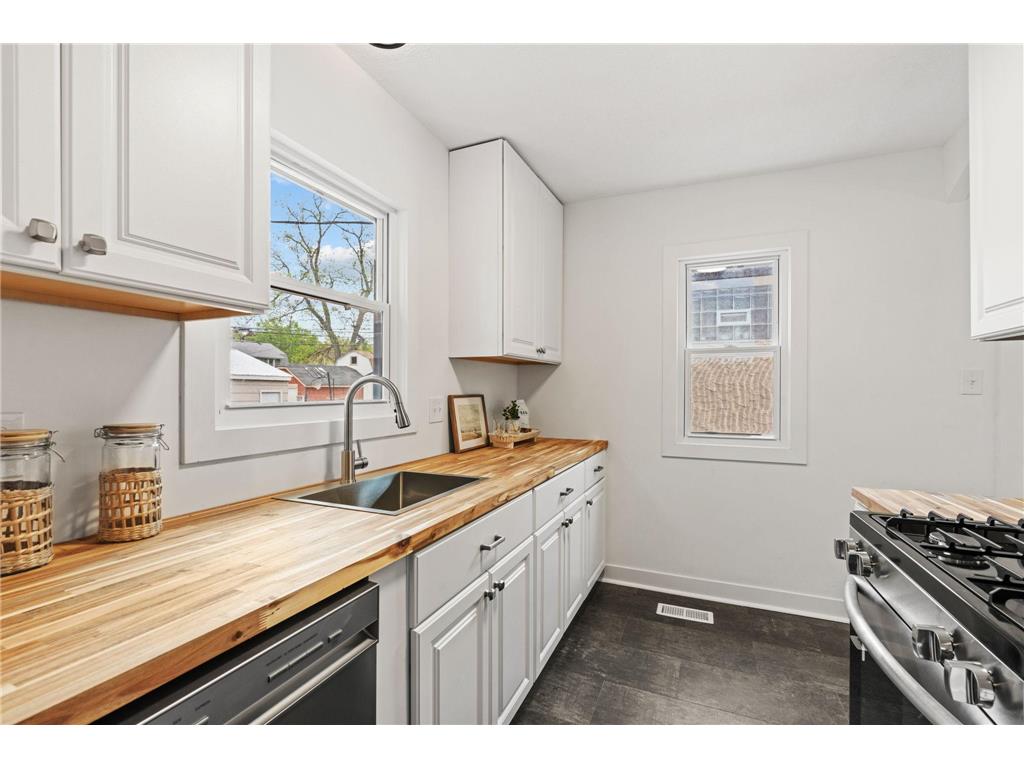 4424 Russell Avenue N Minneapolis MN 55412 7073969 image11