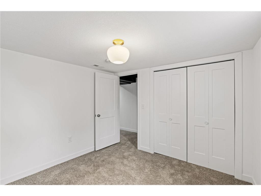 4424 Russell Avenue N Minneapolis MN 55412 7073969 image17