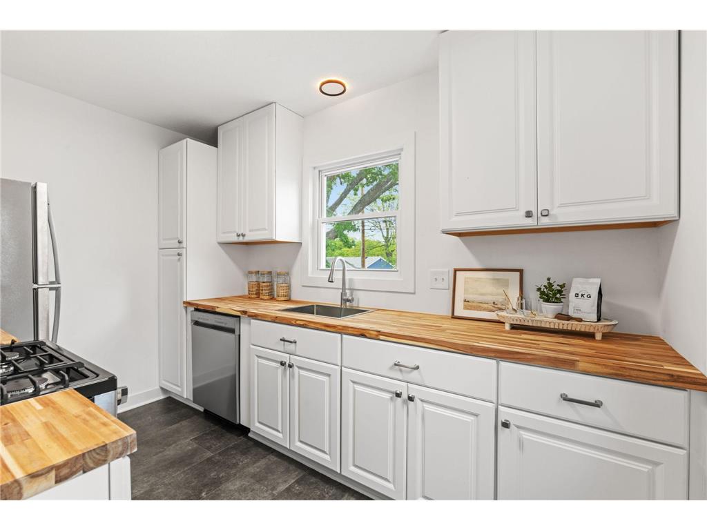 4424 Russell Avenue N Minneapolis MN 55412 7073969 image8