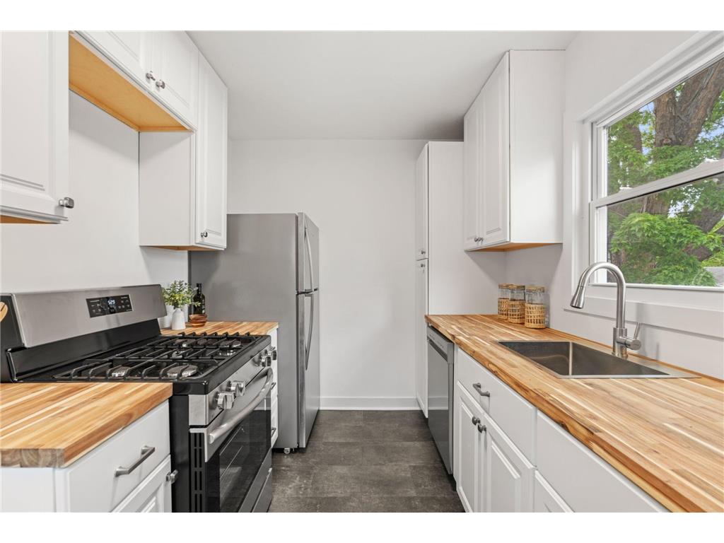 4424 Russell Avenue N Minneapolis MN 55412 7073969 image9