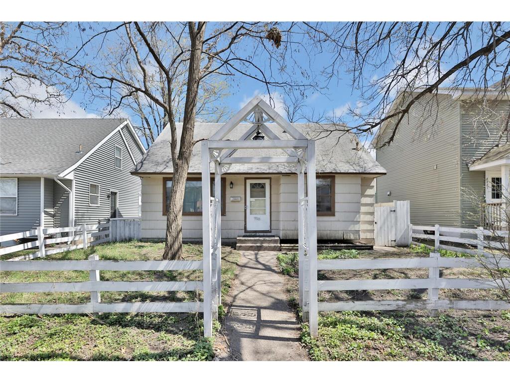 4425 5th Street NE Columbia Heights MN 55421 7044847 image1