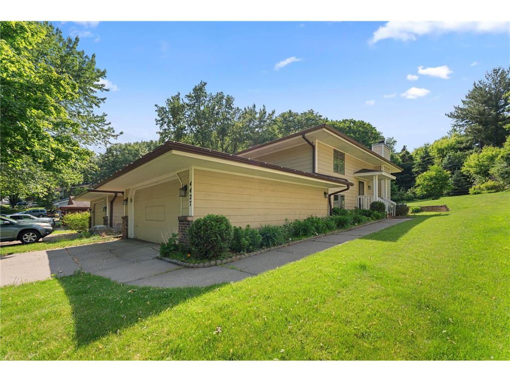4427 Chatsworth Street N Shoreview MN 55126 6734336 image1