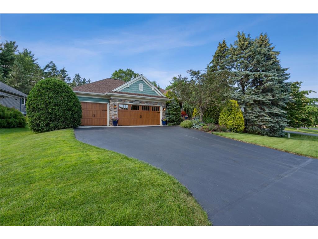 443 Vadnais Lake Drive Vadnais Heights MN 55127 6531955 image1