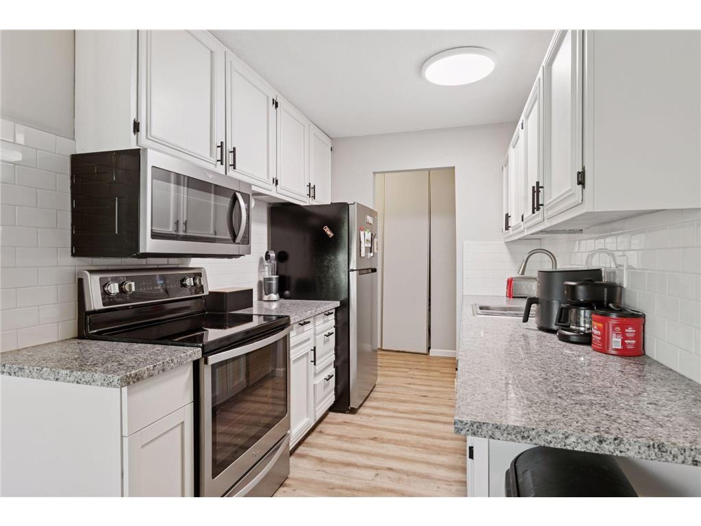 4430 Cedar Lake Road S #6 Saint Louis Park MN 55416 6820301 image4