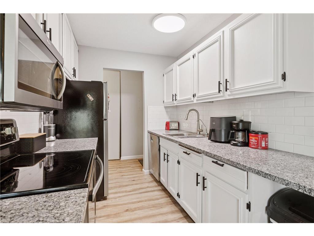 4430 Cedar Lake Road S #6 Saint Louis Park MN 55416 6820301 image5