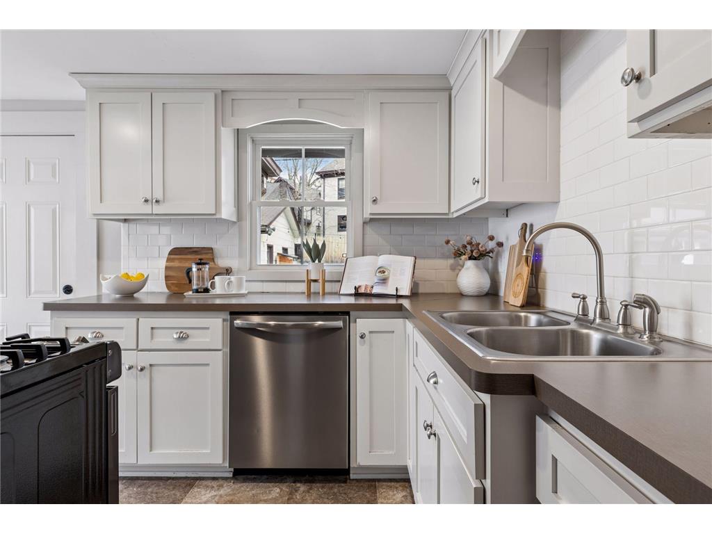 4431 Thomas Avenue S Minneapolis MN 55410 7021508 image14