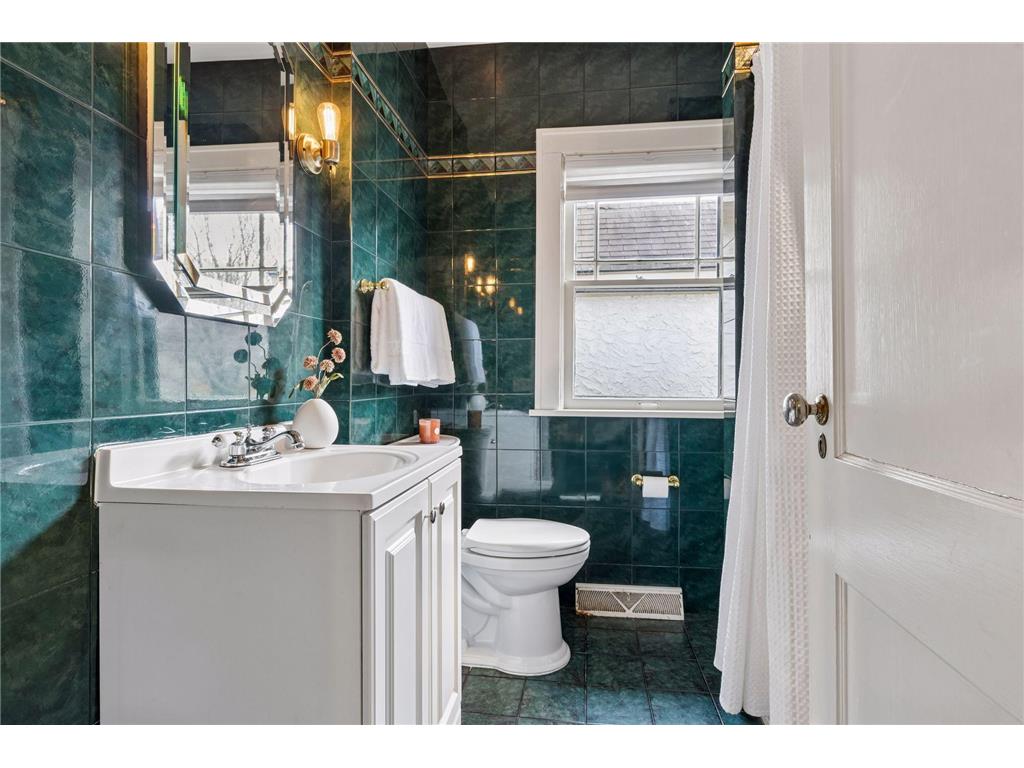 4431 Thomas Avenue S Minneapolis MN 55410 7021508 image21