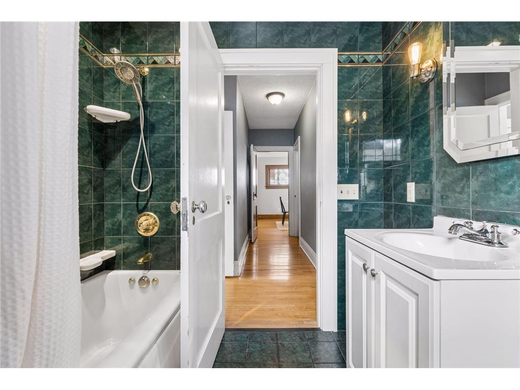 4431 Thomas Avenue S Minneapolis MN 55410 7021508 image22