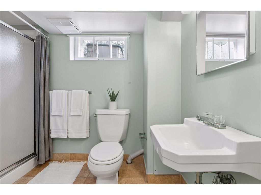 4431 Thomas Avenue S Minneapolis MN 55410 7021508 image33