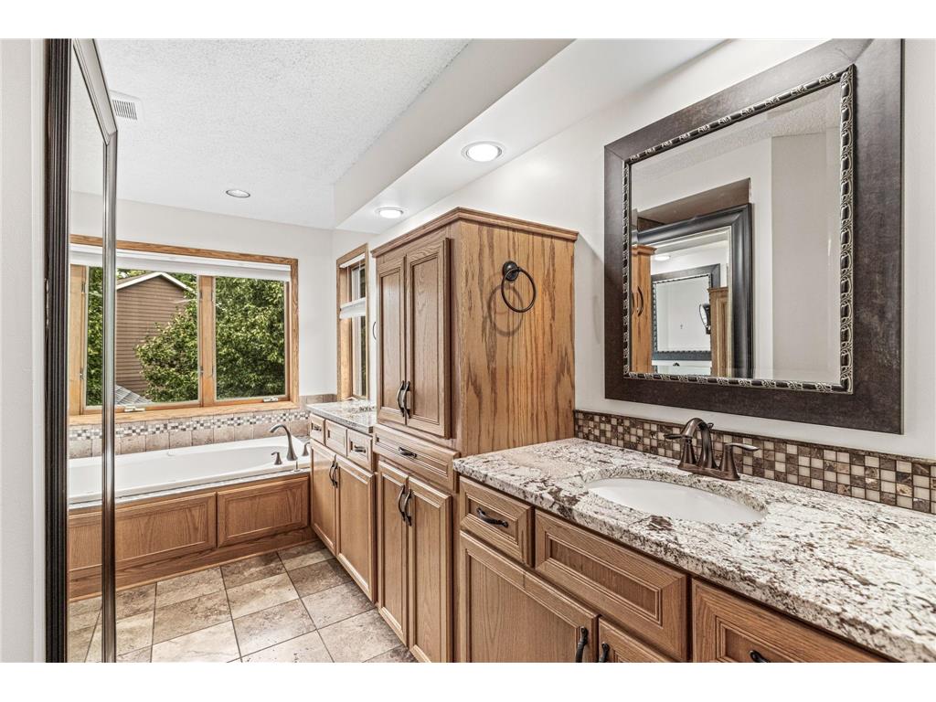 4441 Hillvale Avenue N Oakdale MN 55128 7062767 image18