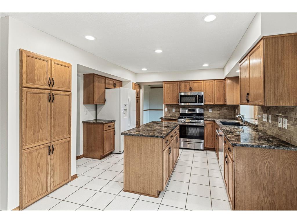 4441 Hillvale Avenue N Oakdale MN 55128 7062767 image2