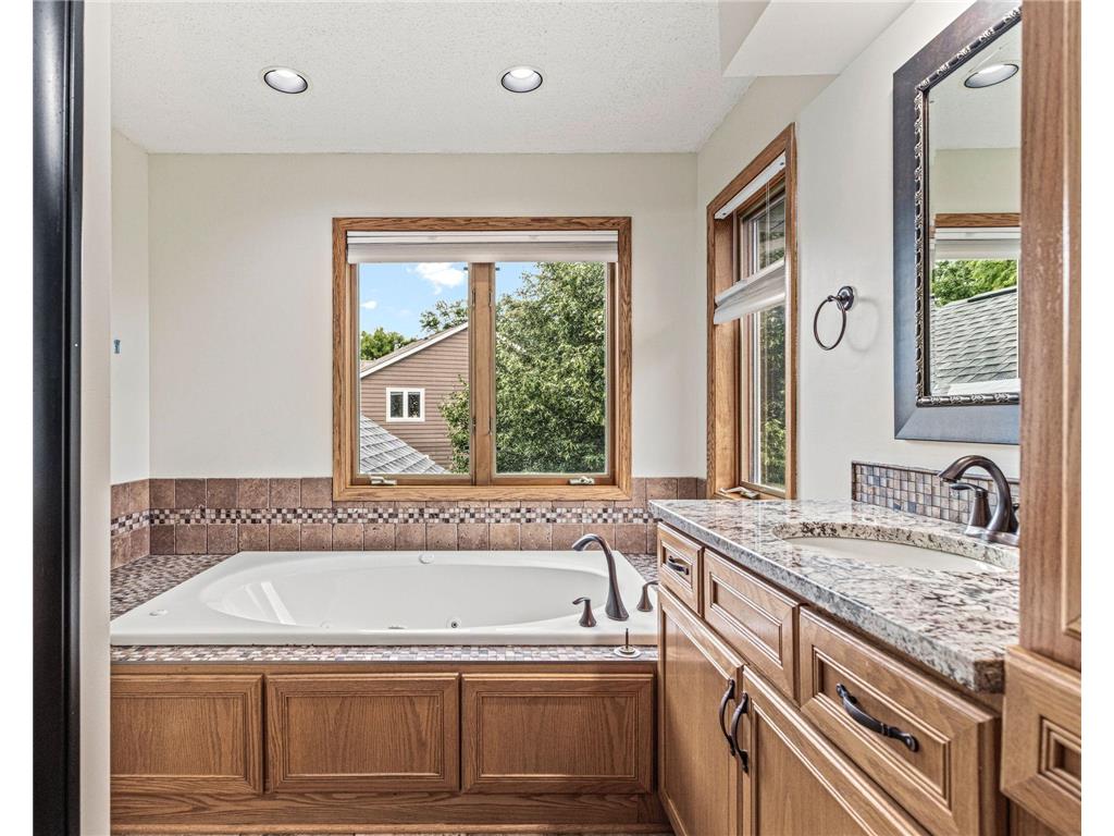 4441 Hillvale Avenue N Oakdale MN 55128 7062767 image20