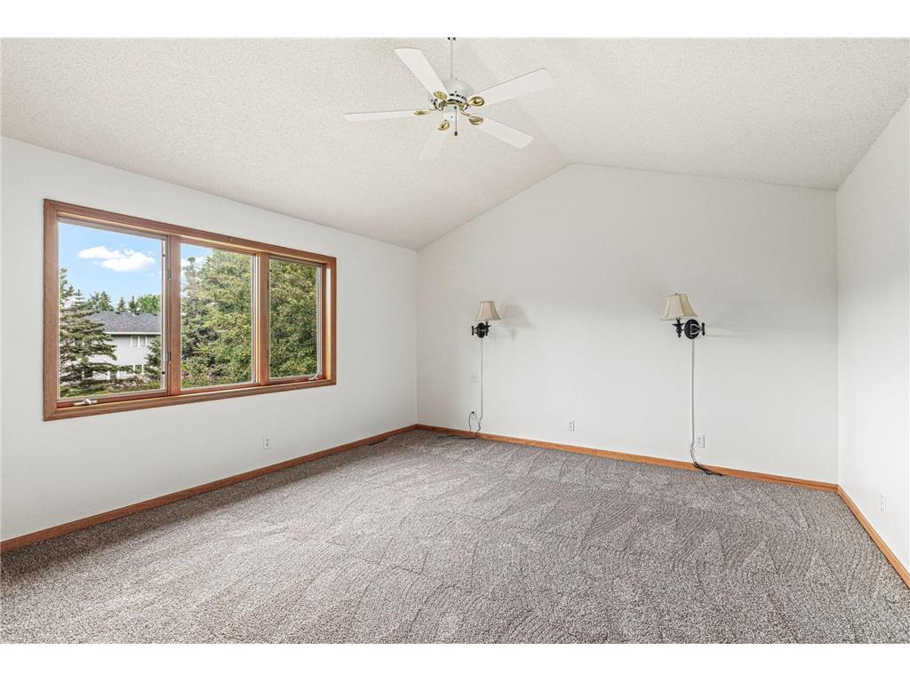 4441 Hillvale Avenue N Oakdale MN 55128 7062767 image22