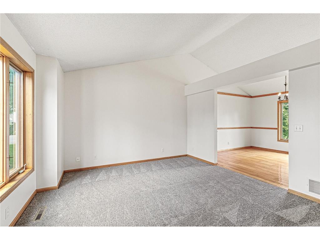 4441 Hillvale Avenue N Oakdale MN 55128 7062767 image24