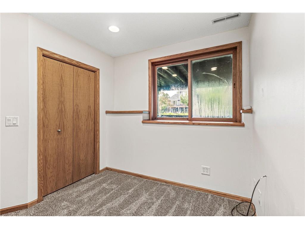 4441 Hillvale Avenue N Oakdale MN 55128 7062767 image34