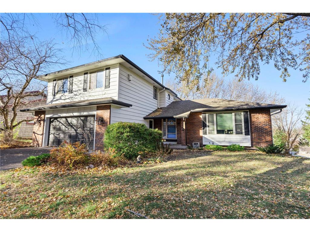 4444 Victoria Street N Shoreview MN 55126 6807359 image1