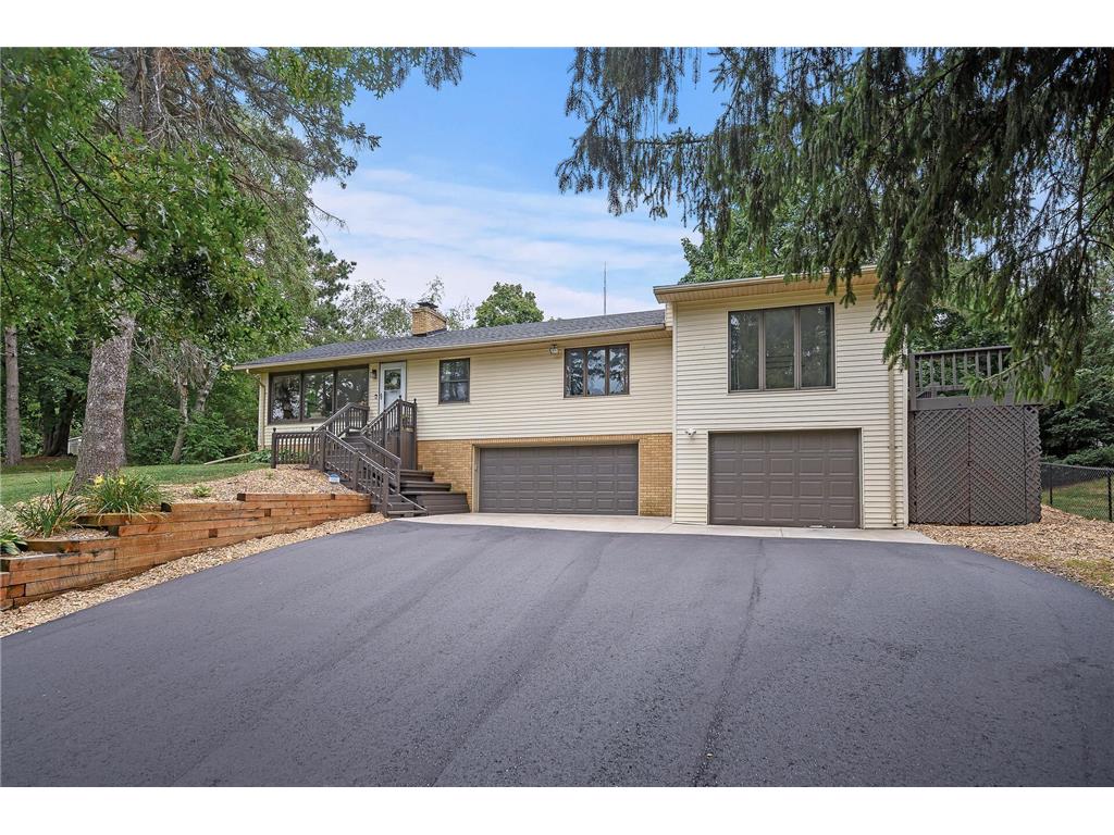 4447 Victoria Street N Shoreview MN 55126 6425037 image1