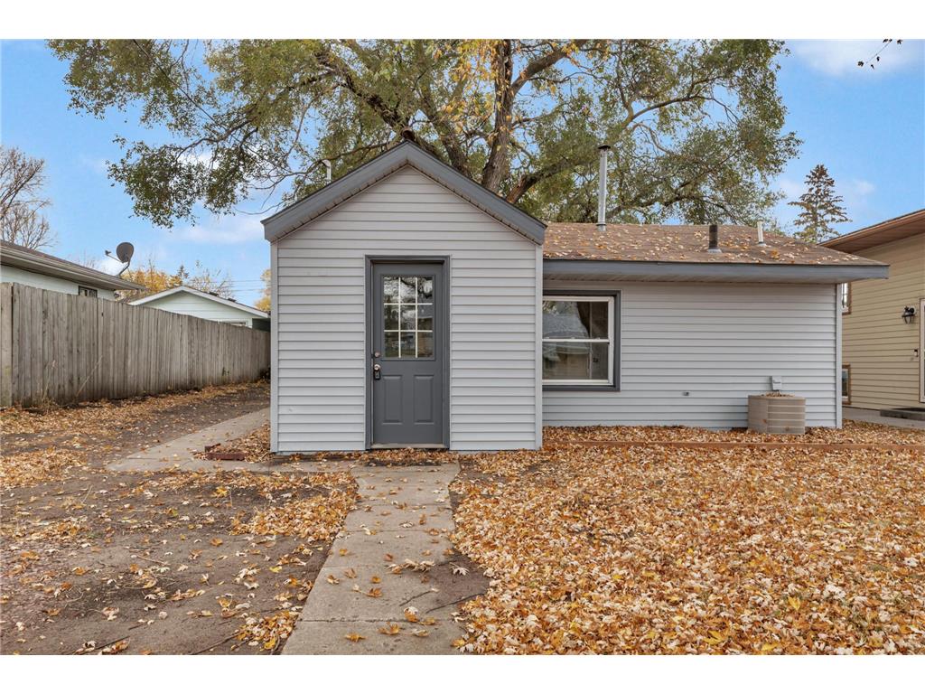 445 27th Avenue N Saint Cloud MN 56303 6624566 image1