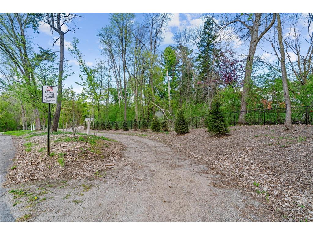 445 Bovey Road Wayzata MN 55391 7028949 image4