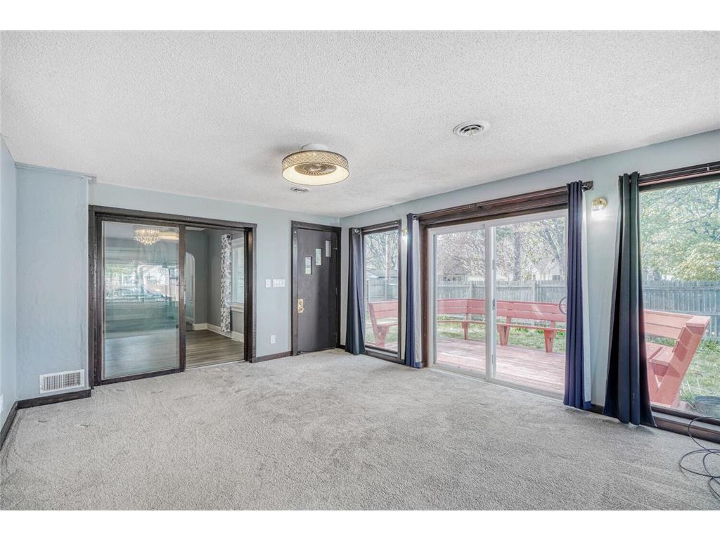 4450 38th Avenue N Robbinsdale MN 55422 7037386 image8