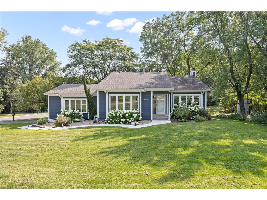 4454 Chatsworth Street N Shoreview MN 55126 6425935 image1