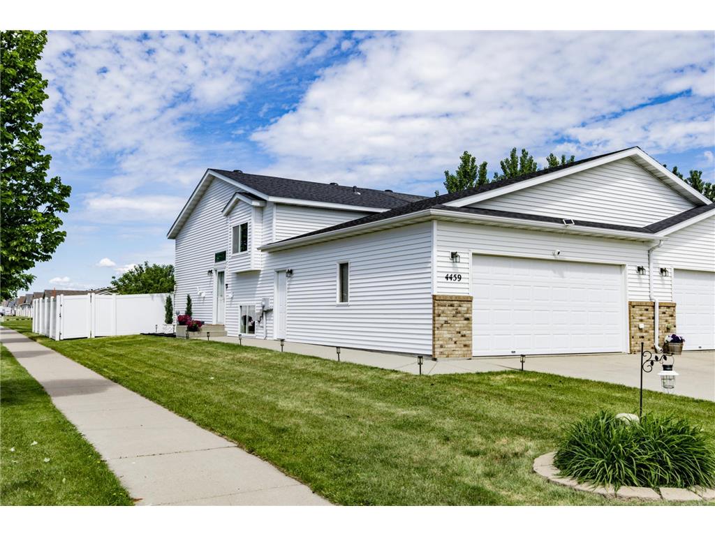 4459 15th Street S Moorhead MN 56560 7109543 image1