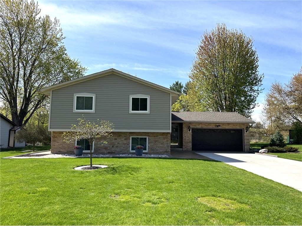 446 Hawes Avenue Vadnais Heights MN 55127 7071698 image1