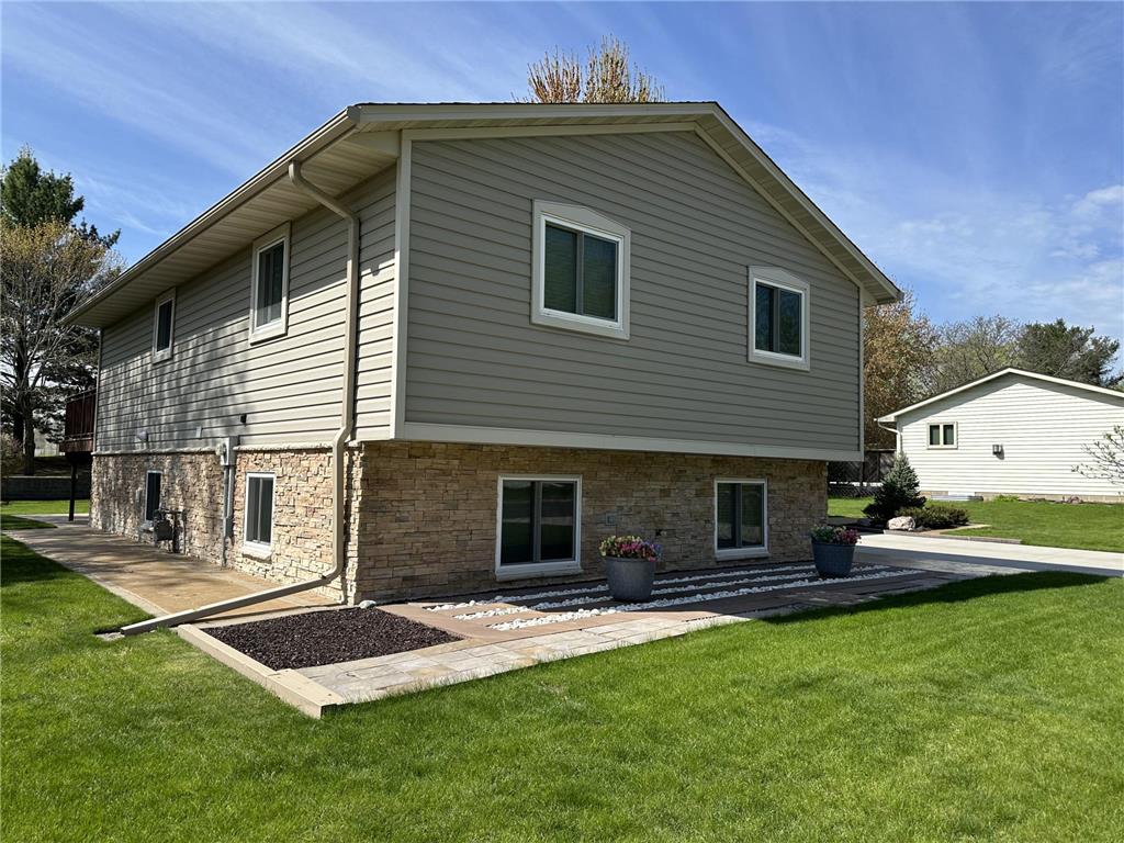 446 Hawes Avenue Vadnais Heights MN 55127 7071698 image2