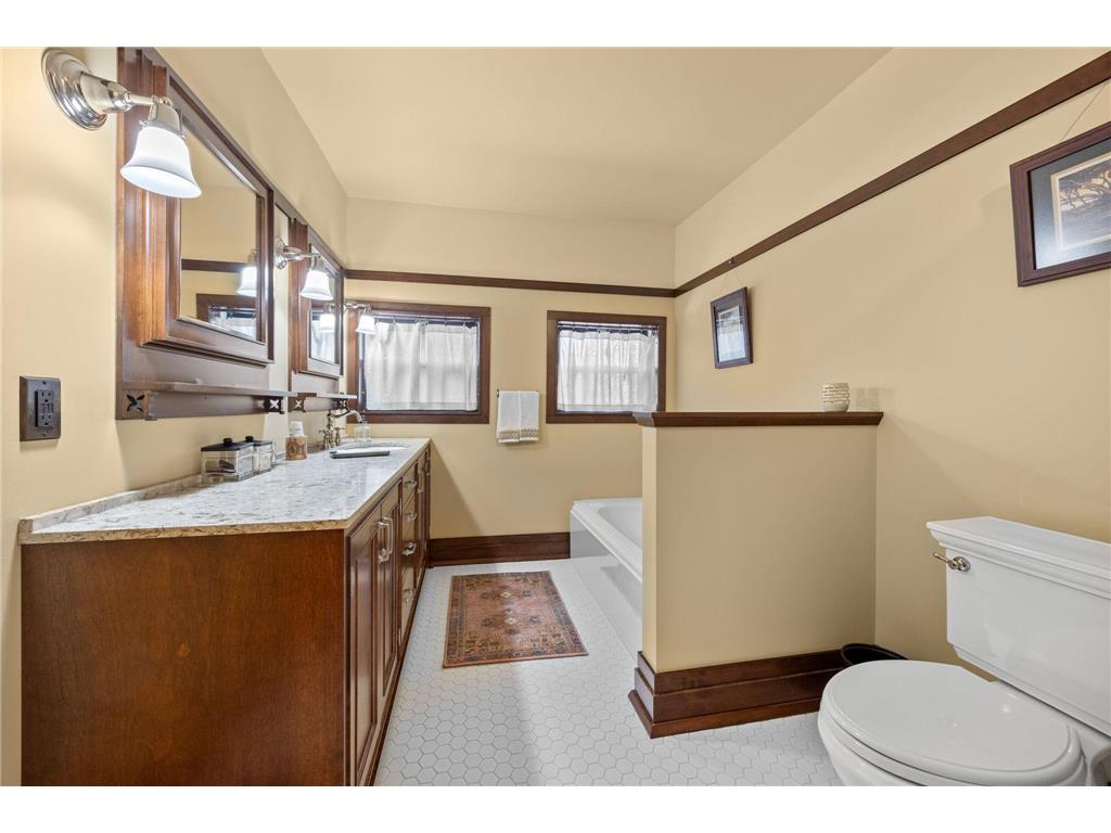 446 Main Street S Hutchinson MN 55350 7019780 image22
