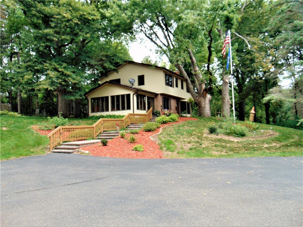 447 Valley View Trail Saint Joseph Twp WI 54082 6422573 image1