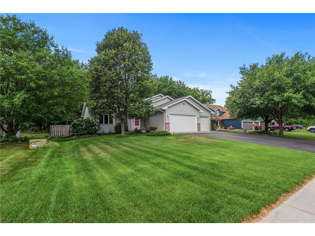 4472 Helmo Avenue N, Oakdale, MN, 55128 MLS 6236041 Edina Realty