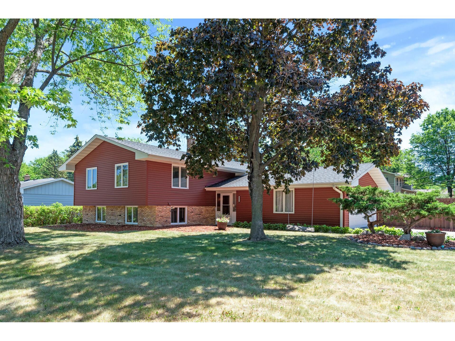 448 County Road C W, Roseville, MN 55113 MLS 6010146 Edina Realty