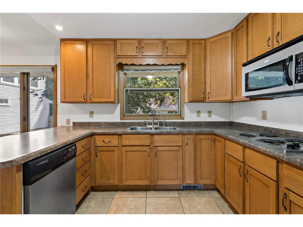 448 White Bear Avenue N Saint Paul MN 55106 7082005 image13