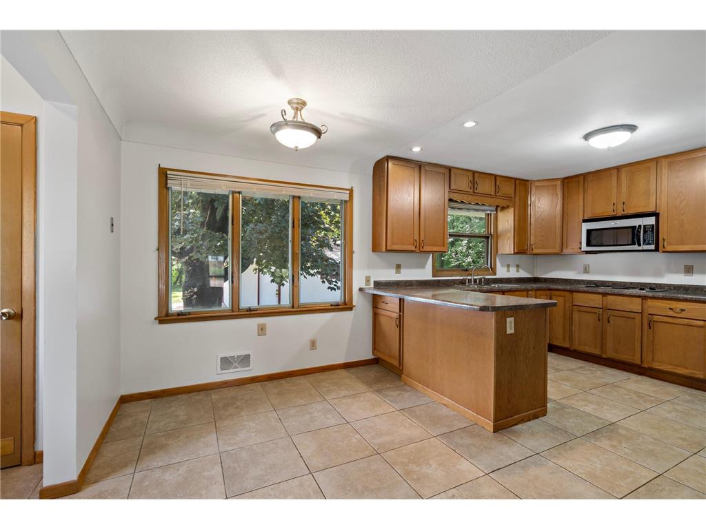 448 White Bear Avenue N Saint Paul MN 55106 7082005 image15