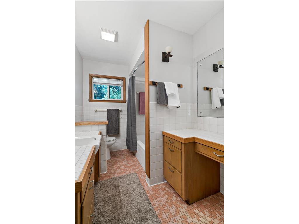 448 White Bear Avenue N Saint Paul MN 55106 7082005 image23
