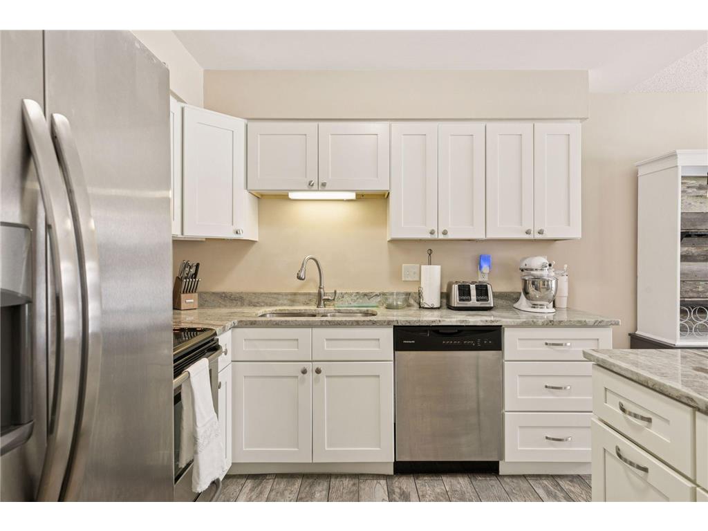 4487 Churchill Street Shoreview MN 55126 7025475 image10