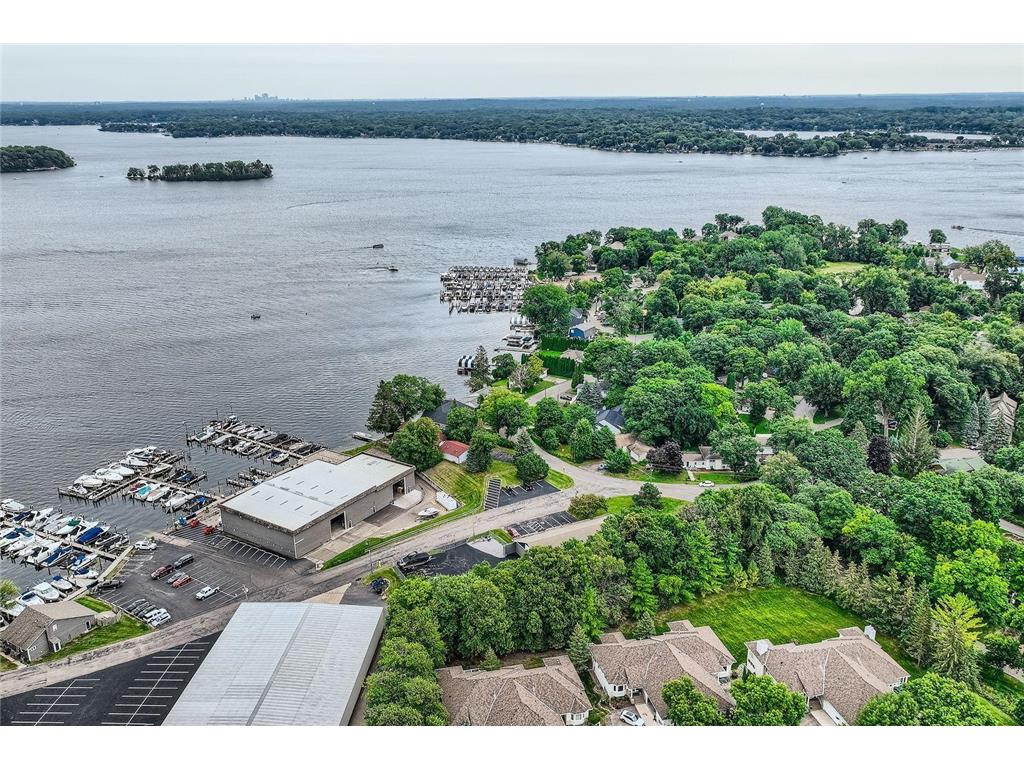 45 Lakeview Avenue Tonka Bay MN 55331 - Lake Minnetonka 6590208 image1