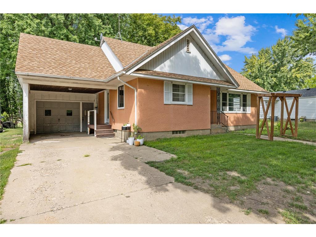 450 1st Street N Winsted MN 55395 6411556 image1