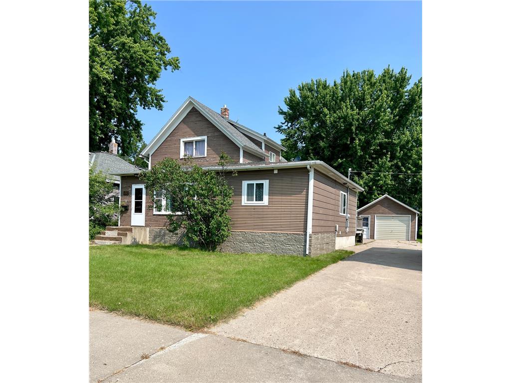450 7th Street NW Valley City ND 58072 7074565 image1