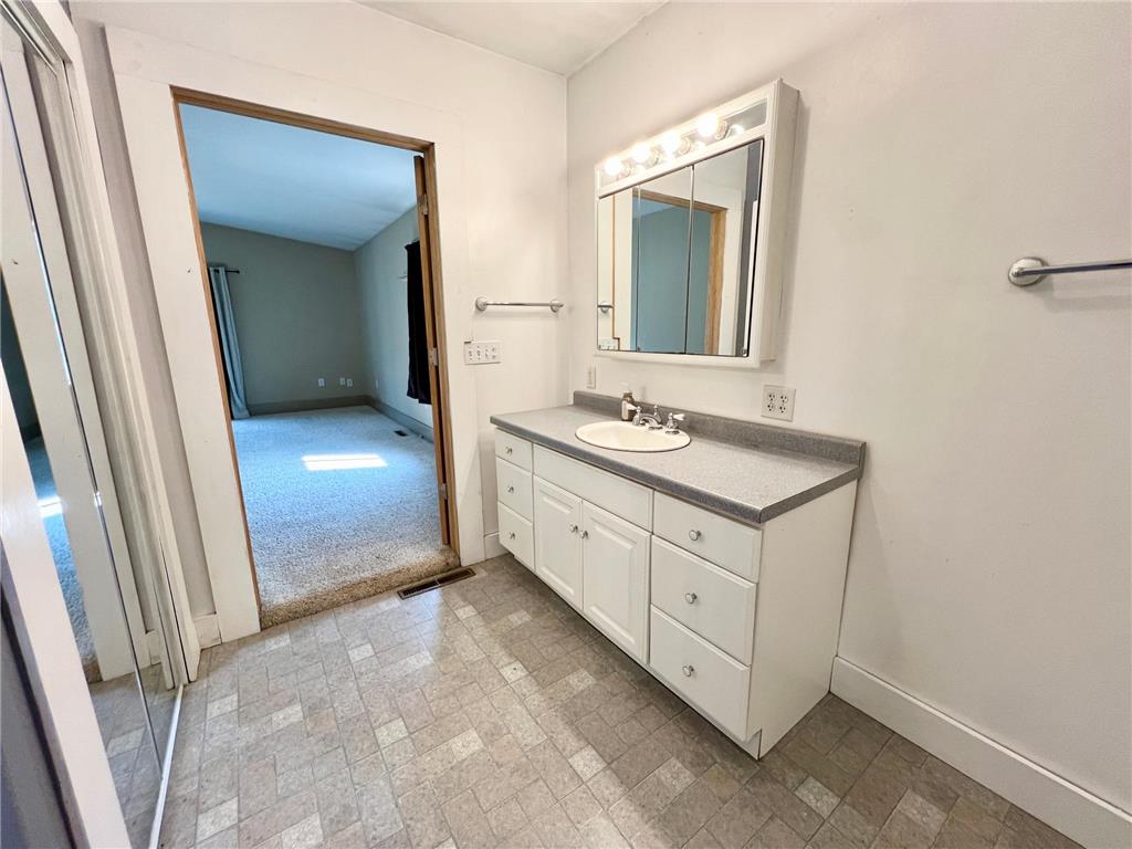450 7th Street NW Valley City ND 58072 7074565 image14