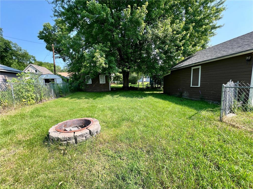450 7th Street NW Valley City ND 58072 7074565 image4
