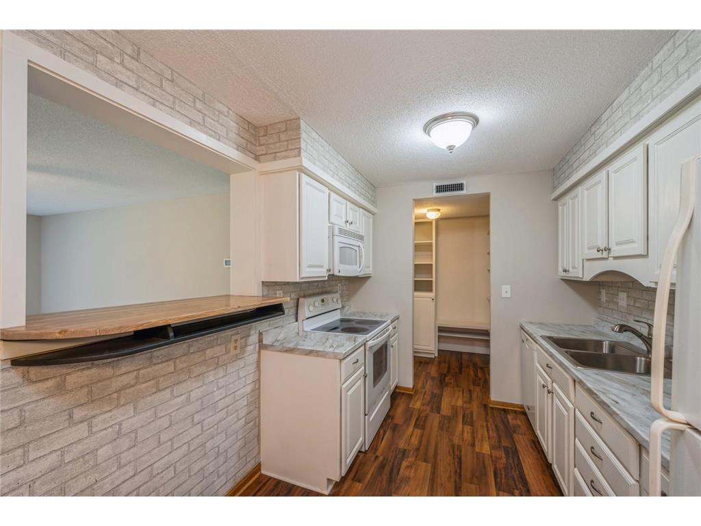 450 Ford Road #101 Saint Louis Park MN 55426 6774071 image4