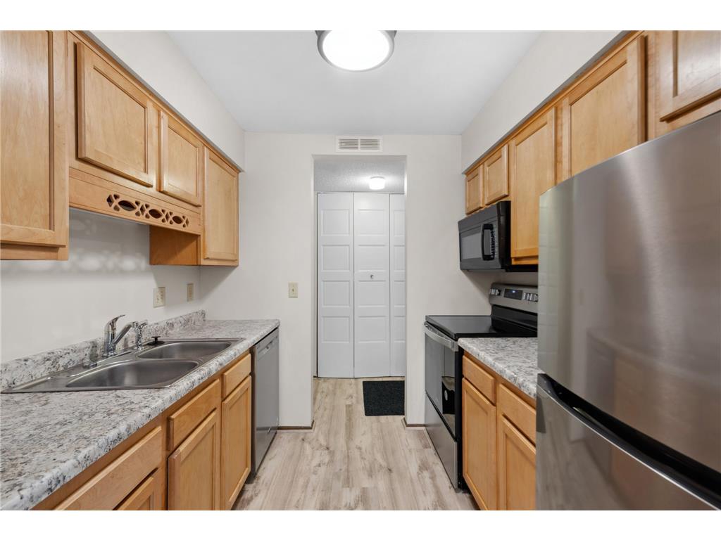 450 Ford Road #225 Saint Louis Park MN 55426 6792751 image12